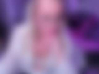 Live cam show with Fay - Shaved on TottyGirls