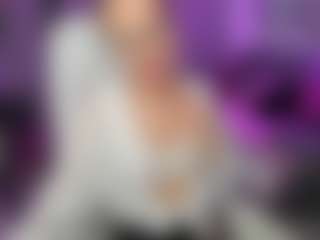 Live cam show with Fay - Cougar on Fling VIP Chat