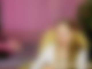 Live cam show with Meg-Ryann - Oil on Sweet Sext