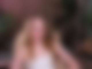 Live cam show with Meg-Ryann - Body Massage on slutload