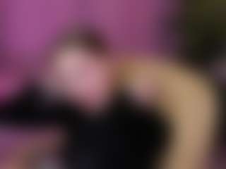 Live cam show with Meg-Ryann - Oil on Fit Hotties