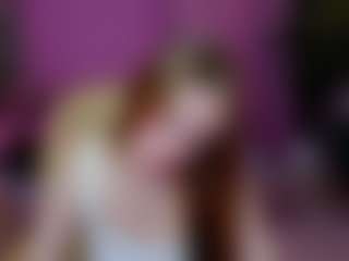 Live cam show with Meg-Ryann - Thin on Camsoda