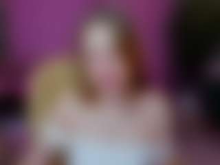 Live cam show with Meg-Ryann - Oil on CSO-WL