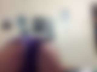 AdrieneFrock's Live Sex Cam Show