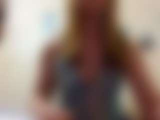 Live cam show with AdrieneFrock - Blonde Hair Petite on Free Soda