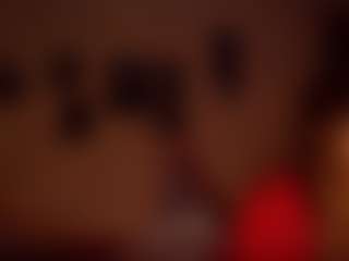 Live-Cam-Show mit AdrieneFrock - Average auf Camsoda
