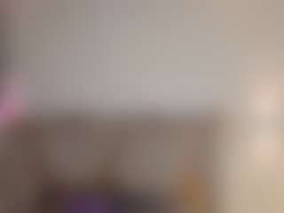 Live cam show with cyrus-tay - Brown Eyes on Cam Slut