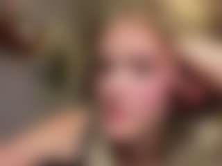 Live cam show with Lisa - Blonde Hair on AdultVida.com