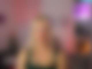 Live cam show with EmilySwann - Gamer Blonde Hair on Gym Cam Girls