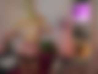 Live cam show with EmilySwann - Gamer Blonde Hair on liverealitysex.com