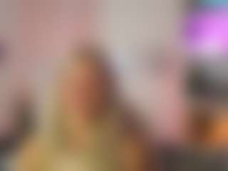 Live cam show with EmilySwann - Gamer Blonde Hair on SxyPornLive