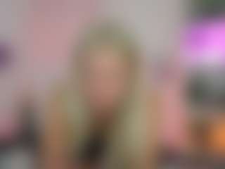 Live cam show with EmilySwann - Gamer Blonde Hair on Camsoda