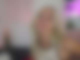 Live cam show with EmilySwann - Gamer Blonde Hair on Camsoda