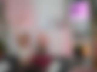 Live cam show with EmilySwann - Gamer Blonde Hair on AdultVida.com