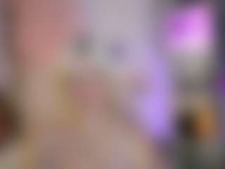 Live cam show with EmilySwann - Gamer Blonde Hair on Free Soda