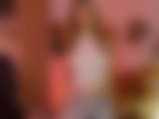 Live cam show with EmilySwann - Gamer Blonde Hair on sexylive.show