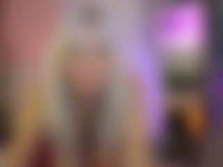 Live cam show with EmilySwann - Gamer Blonde Hair on xDating