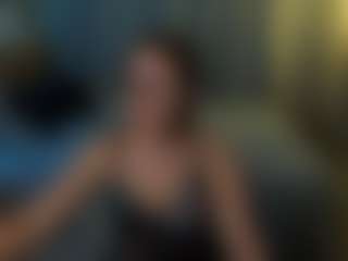 Live cam show with Kira - Joi on StripNow