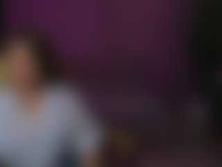 Live cam show with Kira - Amateur Brown Hair on sexylivex.com