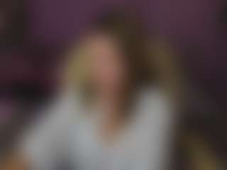 Live cam show with Kira - Brown Hair on Dare Cams
