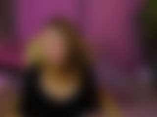 Live cam show with Kira - Average on Uber Horny