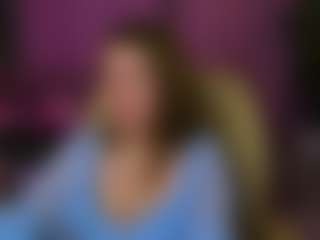 Live cam show with Kira - Average on Milfs Live