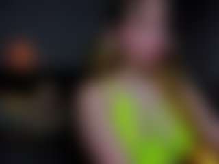 Live cam show with Milena-Denmark - Camel Toe on parknlotfishbdy