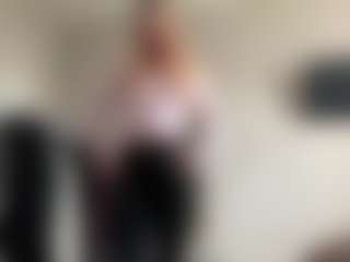 Live cam show with Nora - New Bedroom on slutload