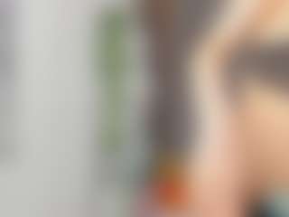 Live cam show with GloomyTulip - Moaning on Camsoda