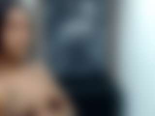 SoffiaBurgueth's Live Sex Cam Show