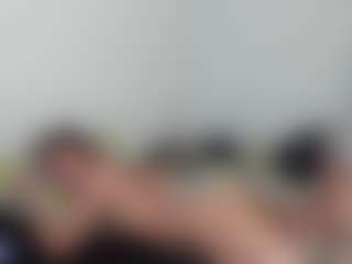 Cloe-and-Taylor's Live Sex Cam Show