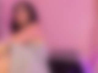 Live cam show with MiiaDiaz - Normal on Camsoda