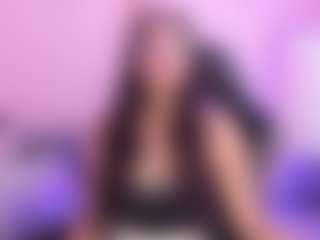 MiiaDiaz's Live Sex Cam Show