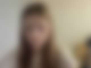 Live cam show with Lilly - Striptease on StripNow