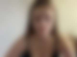 Live cam show with Lilly - Moaning on Milfs Live