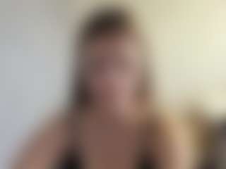 Live cam show with Lilly - Moaning on madthumbs