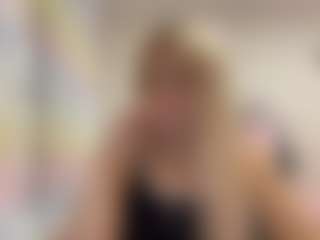 Live cam show with YesseniaMcdill - Muscular on Milfs Live