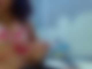 bella-777's Live Sex Cam Show