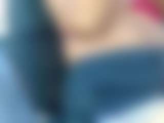 bella-777's Live Sex Cam Show