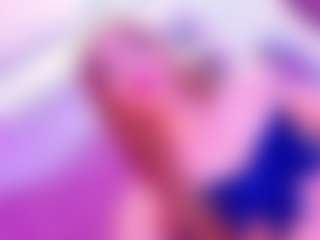 Live cam show with little-cloe - Blue Eyes on Camming Site