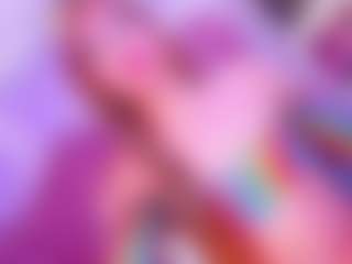 Live-Cam-Show mit little-cloe - Smoking auf Camsoda