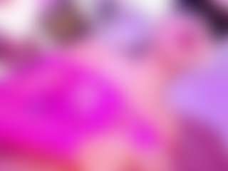 Live cam show with little-cloe - Lean on friskycurves.com