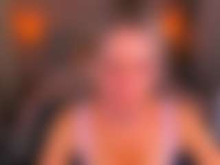 Live cam show with LuluAlise - Moaning on Camsoda