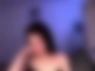Live cam show with BrittHernander - Average on StripNow