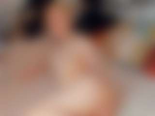 Live cam show with ElenoraMowatt - Skinny on Fapmatic.com