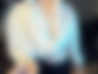 Live cam show with ElenoraMowatt - Skinny on Gym Cam Girls