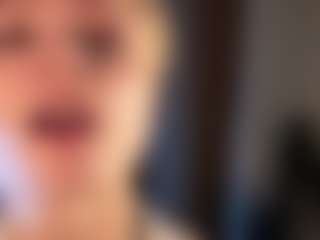 ElenoraMowatt's Live Sex Cam Show