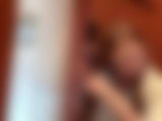 ElsaKisamore's Live Sex Cam Show