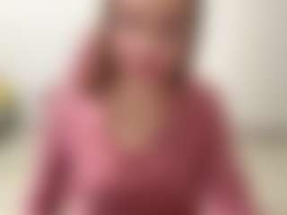 Live cam show with ElsaKisamore - Skinny on boobsie.com