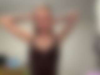 Live cam show with LeonaGoldermann - Body Massage on Cam Slut